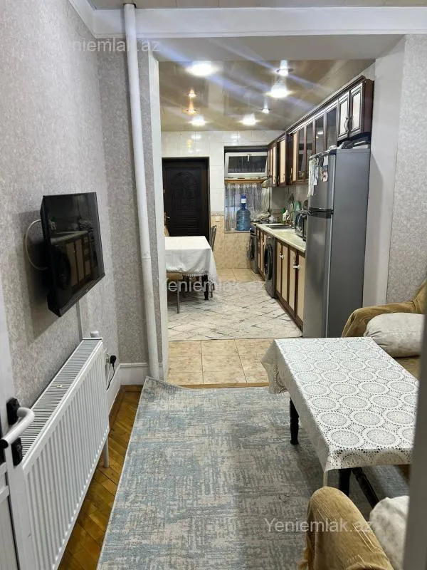 Satılır 3 otaqlı köhnə tikili 101 m²
