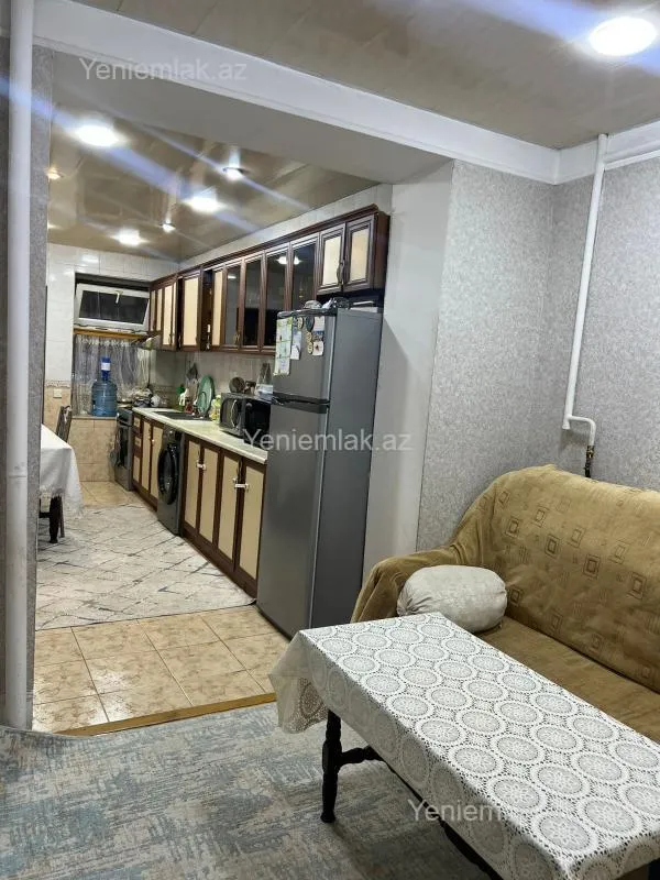 Satılır 3 otaqlı köhnə tikili 101 m²