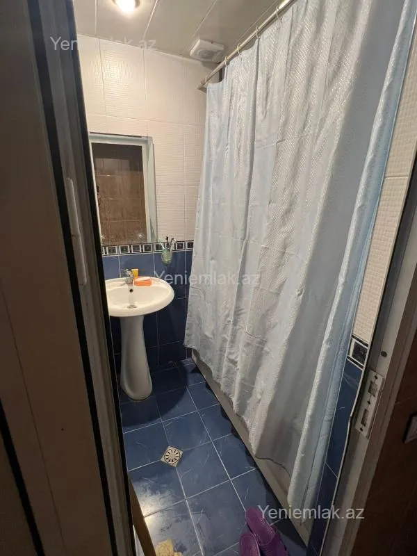 Satılır 3 otaqlı köhnə tikili 101 m²