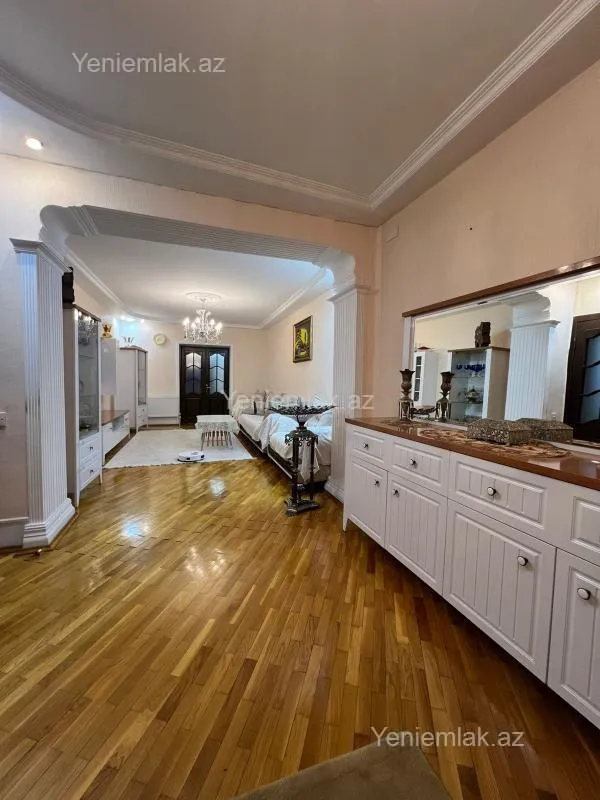Satılır 3 otaqlı köhnə tikili 101 m²