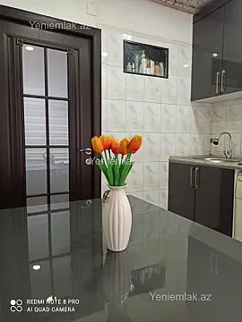Satılır 2 otaqlı köhnə tikili 60 m²