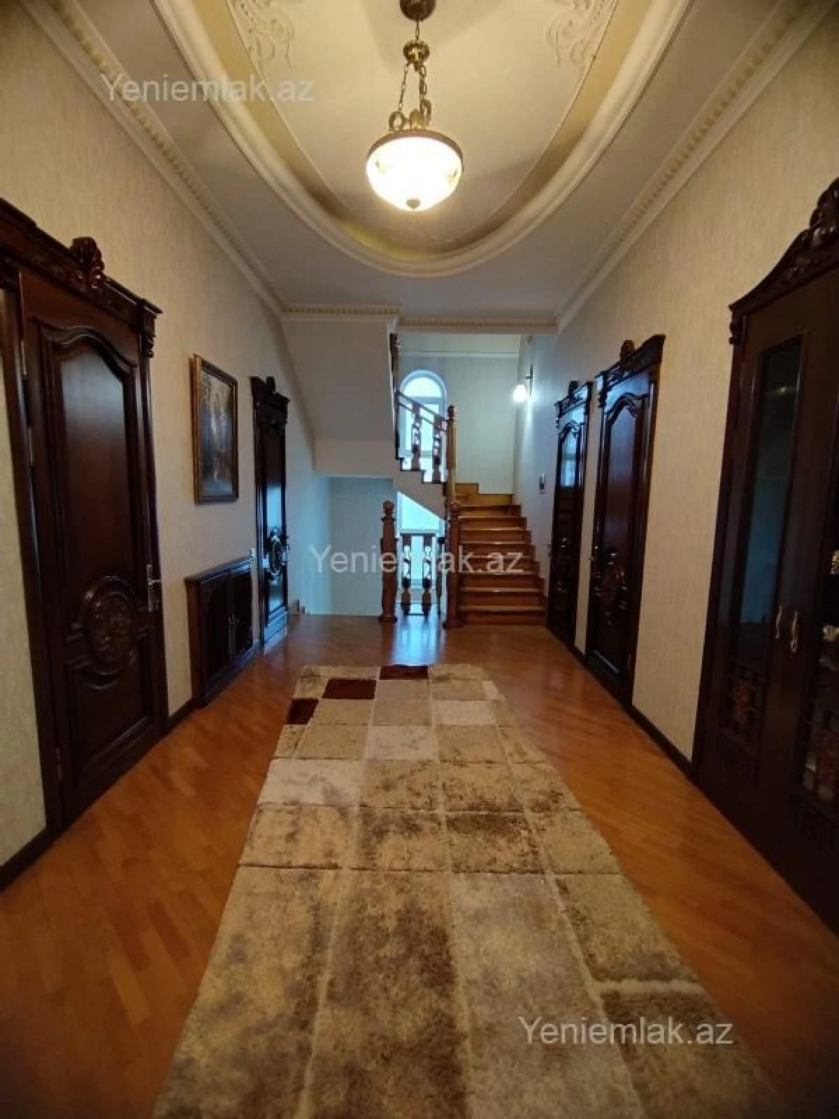 Satılır 6 otaqlı həyət evi 600 m²