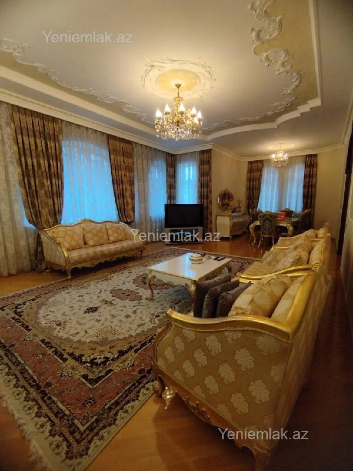 Satılır 6 otaqlı həyət evi 600 m²