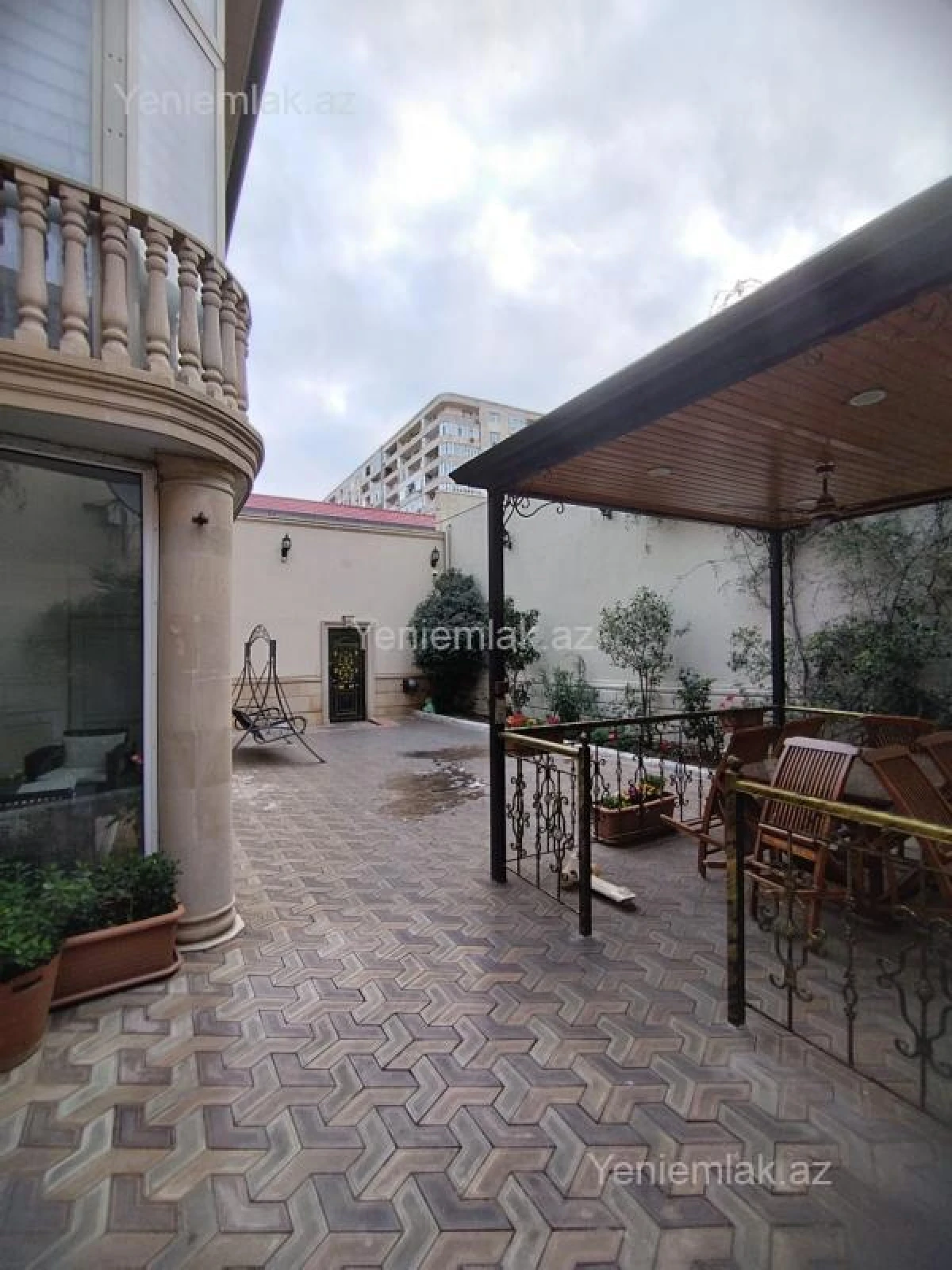 Satılır 6 otaqlı həyət evi 600 m²