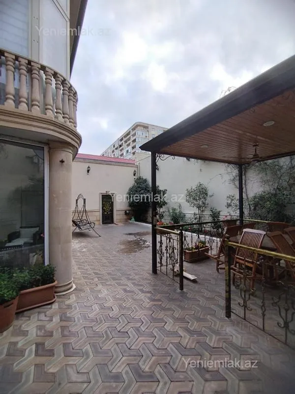 Satılır 6 otaqlı həyət evi 600 m²
