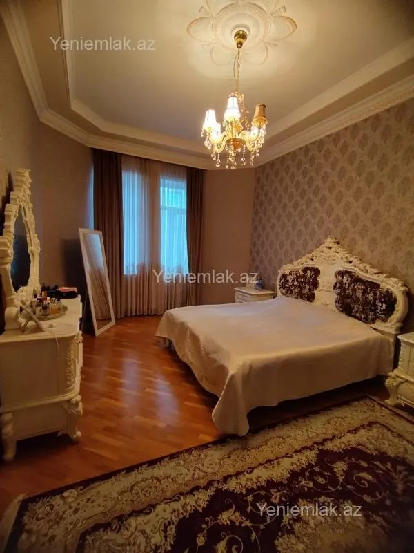 Satılır 6 otaqlı həyət evi 600 m²