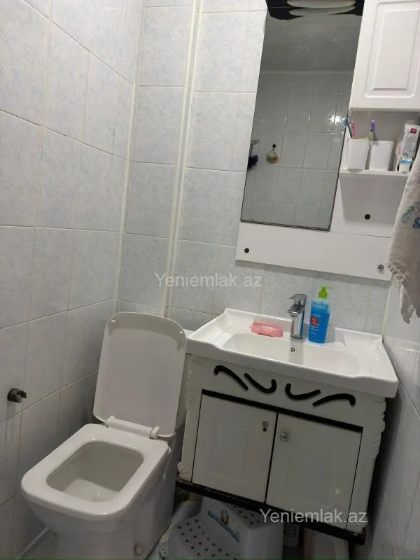Satılır 2 otaqlı köhnə tikili 57 m²