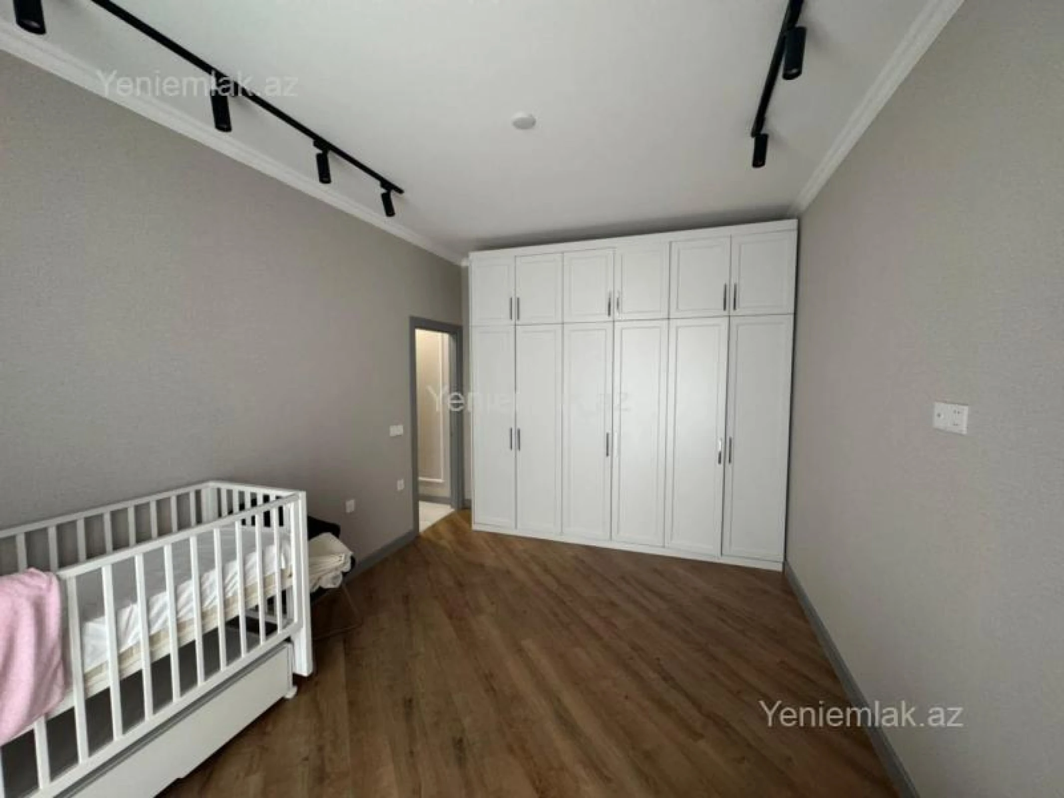 Satılır 2 otaqlı yeni tikili 82 m²