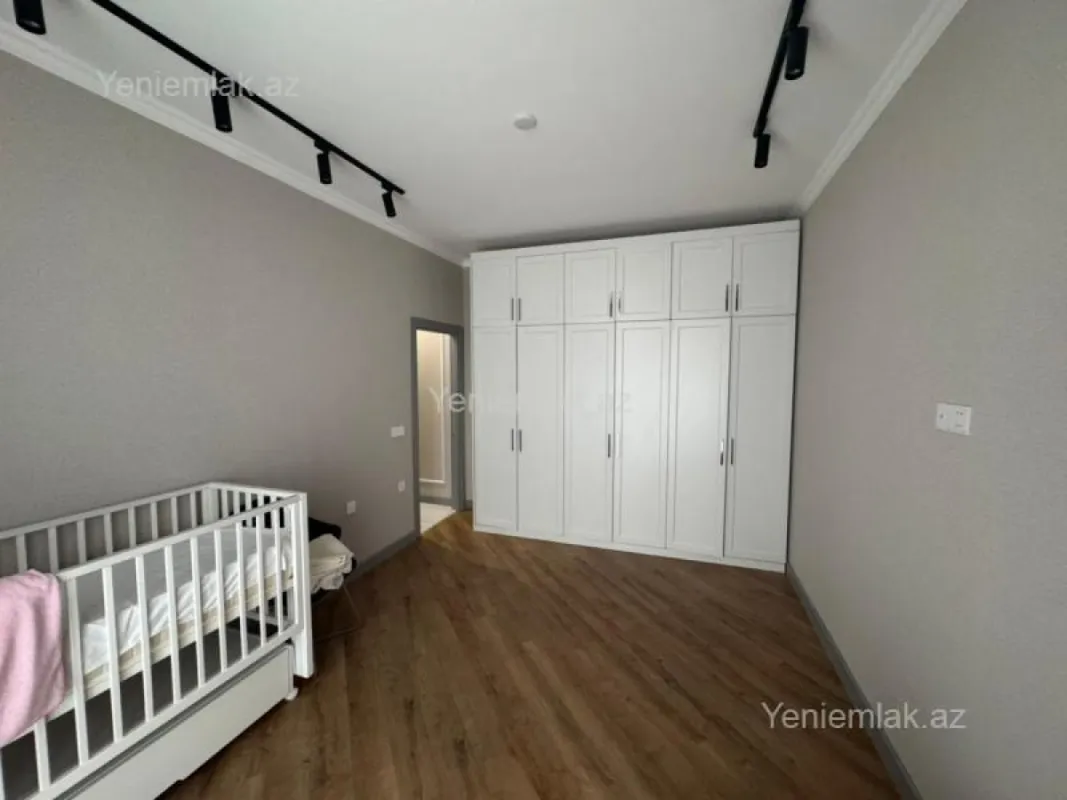 Satılır 2 otaqlı yeni tikili 82 m²