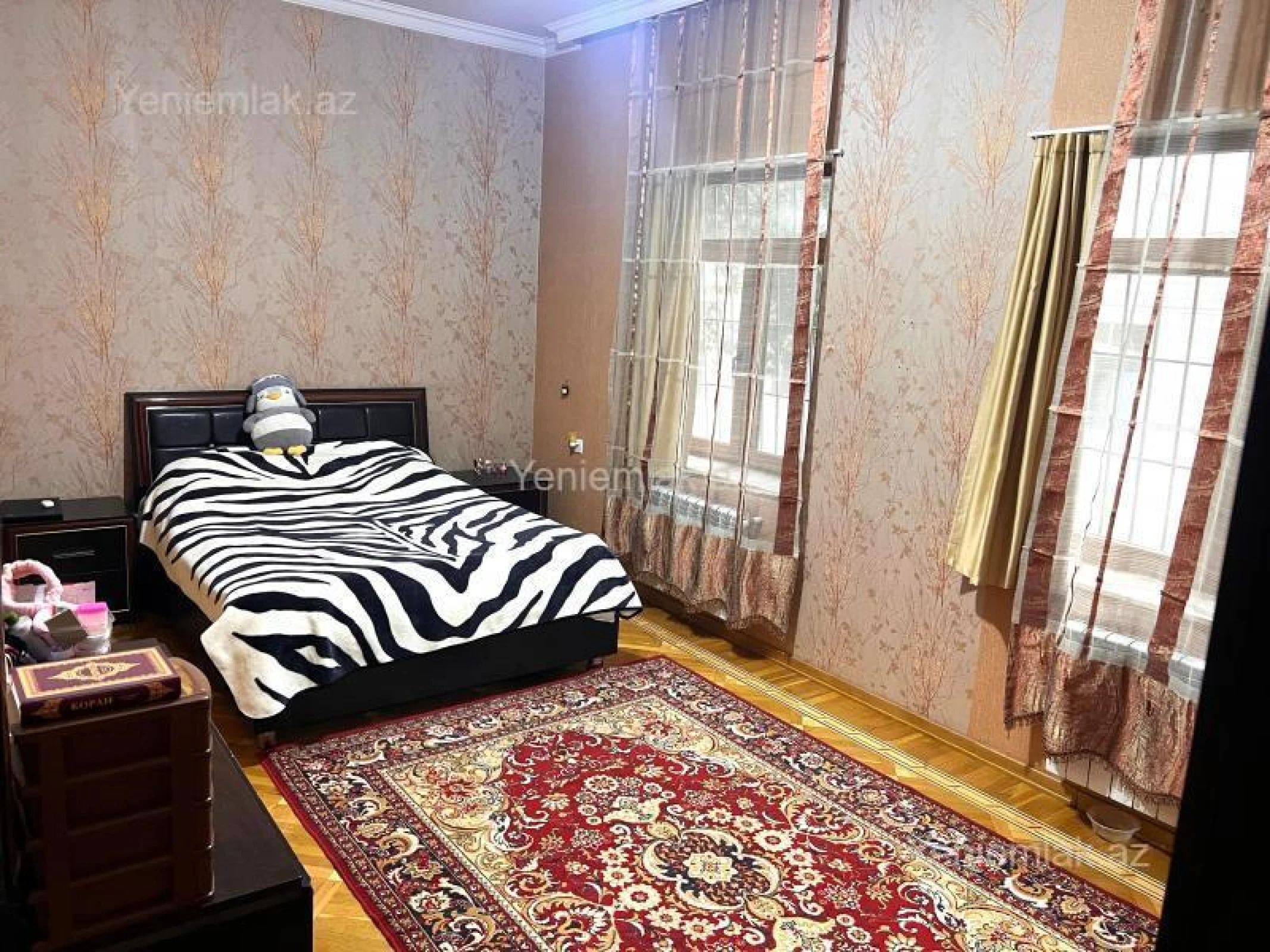 Satılır 12 otaqlı həyət evi 500 m²