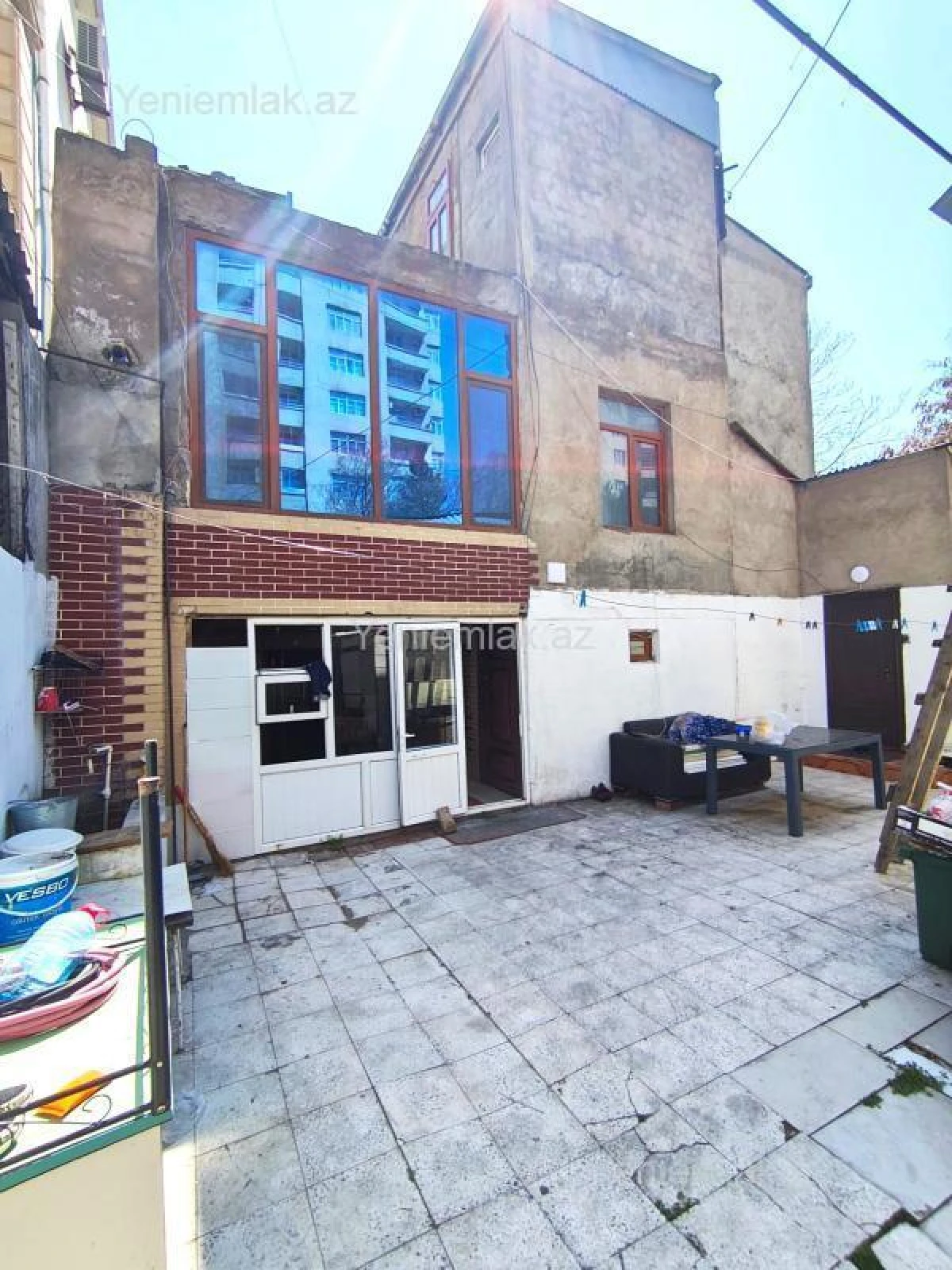 Satılır 12 otaqlı həyət evi 500 m²