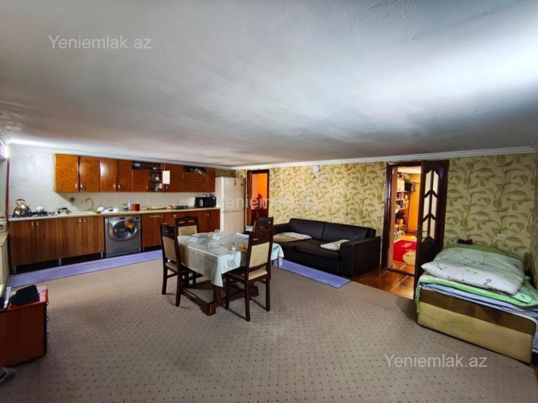 Satılır 12 otaqlı həyət evi 500 m²