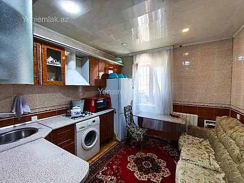 Satılır 12 otaqlı həyət evi 500 m²