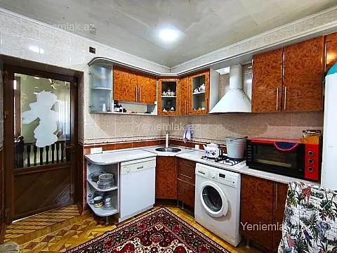 Satılır 12 otaqlı həyət evi 500 m²