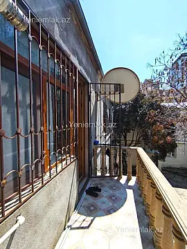 Satılır 12 otaqlı həyət evi 500 m²