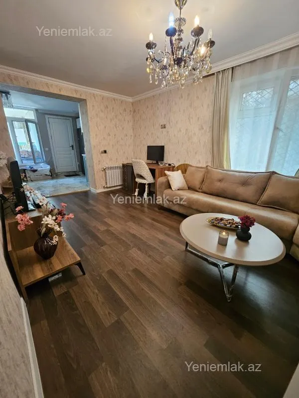 Satılır 3 otaqlı köhnə tikili 70 m²