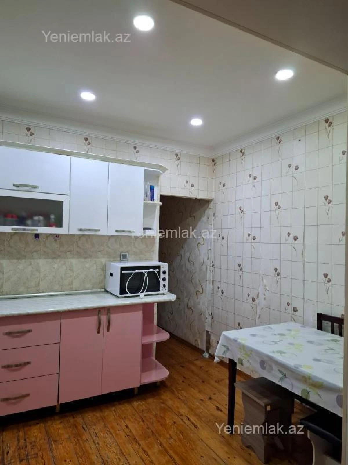 Satılır 3 otaqlı köhnə tikili 85 m²