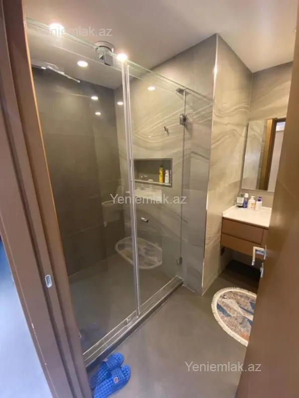 Satılır 1 otaqlı yeni tikili 67 m²