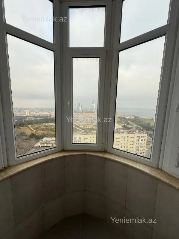 Satılır 3 otaqlı yeni tikili 137 m²