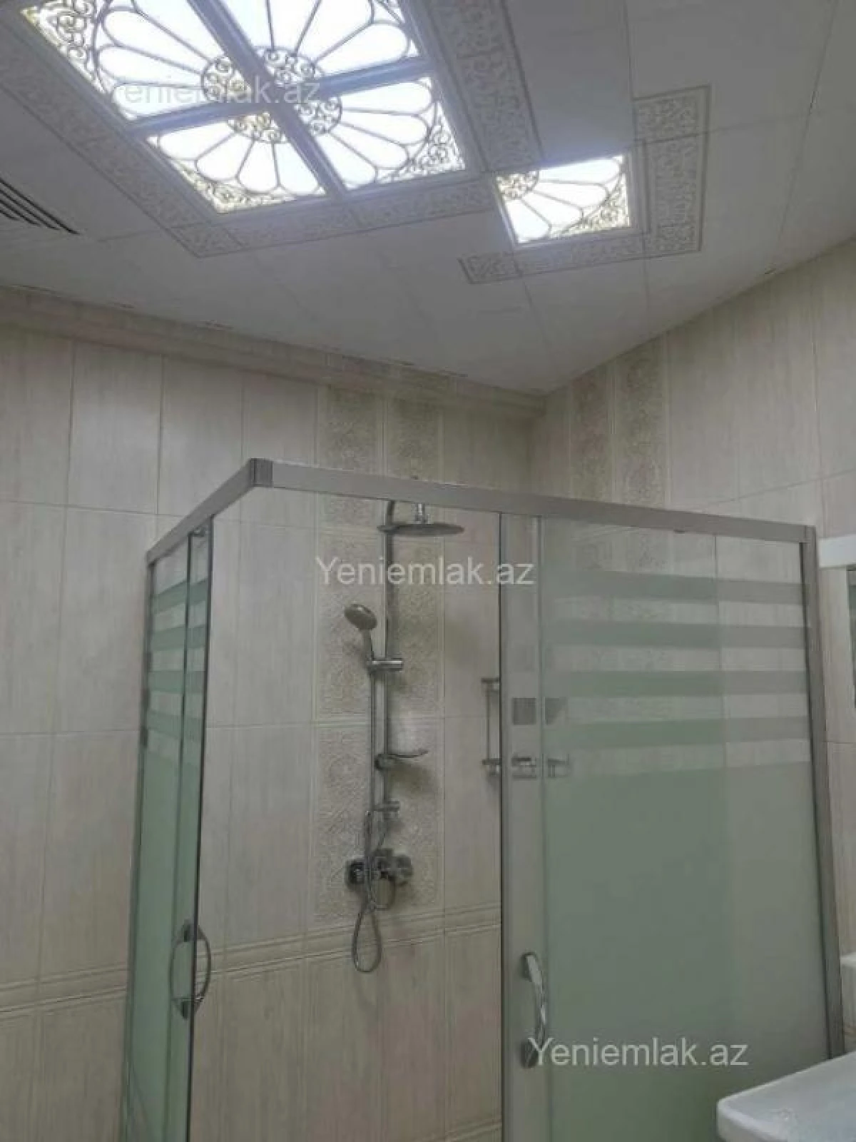 Satılır 3 otaqlı yeni tikili 137 m²
