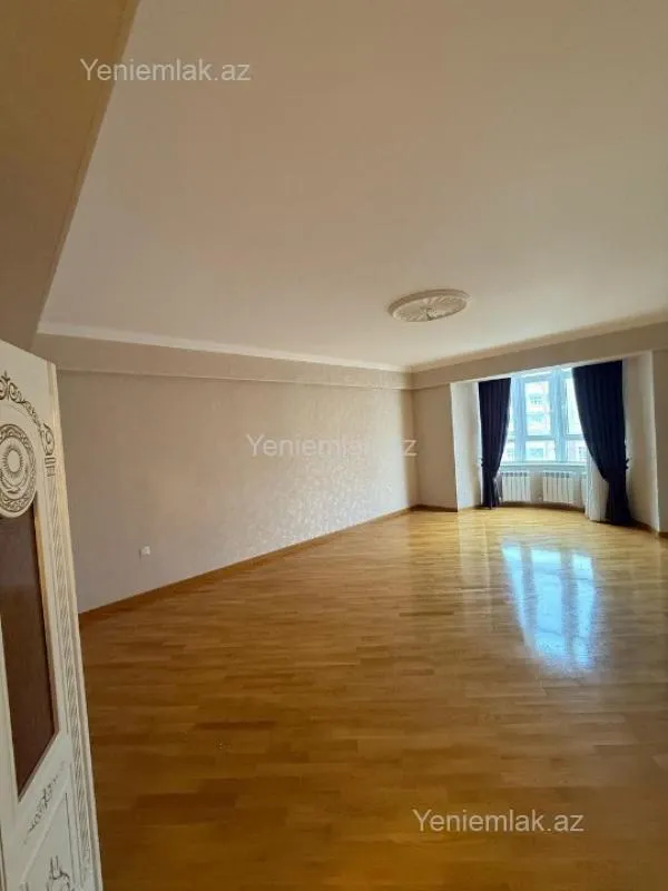 Satılır 3 otaqlı yeni tikili 137 m²