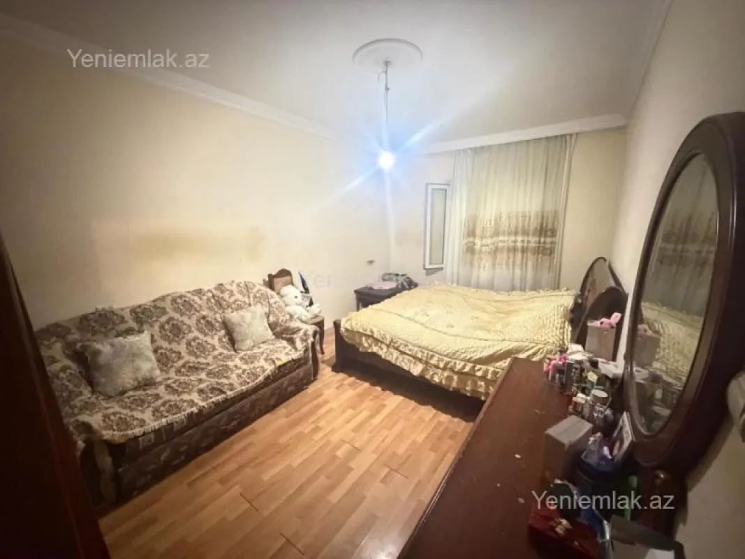 Satılır 3 otaqlı köhnə tikili 80 m²