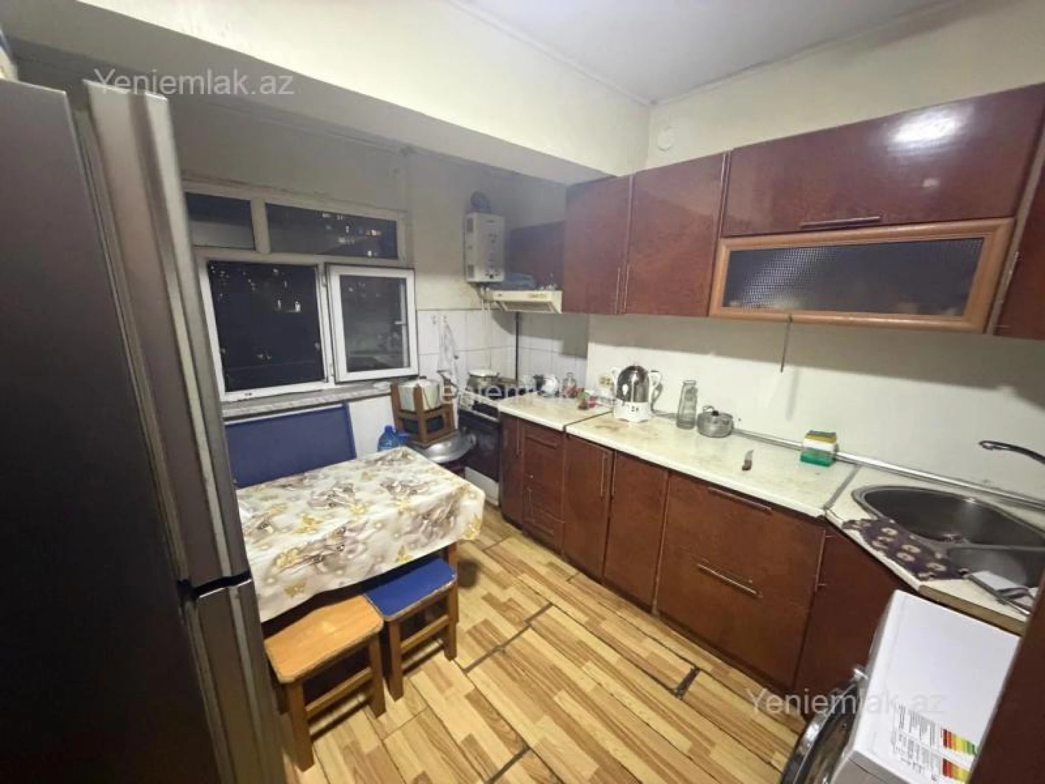 Satılır 3 otaqlı köhnə tikili 80 m²