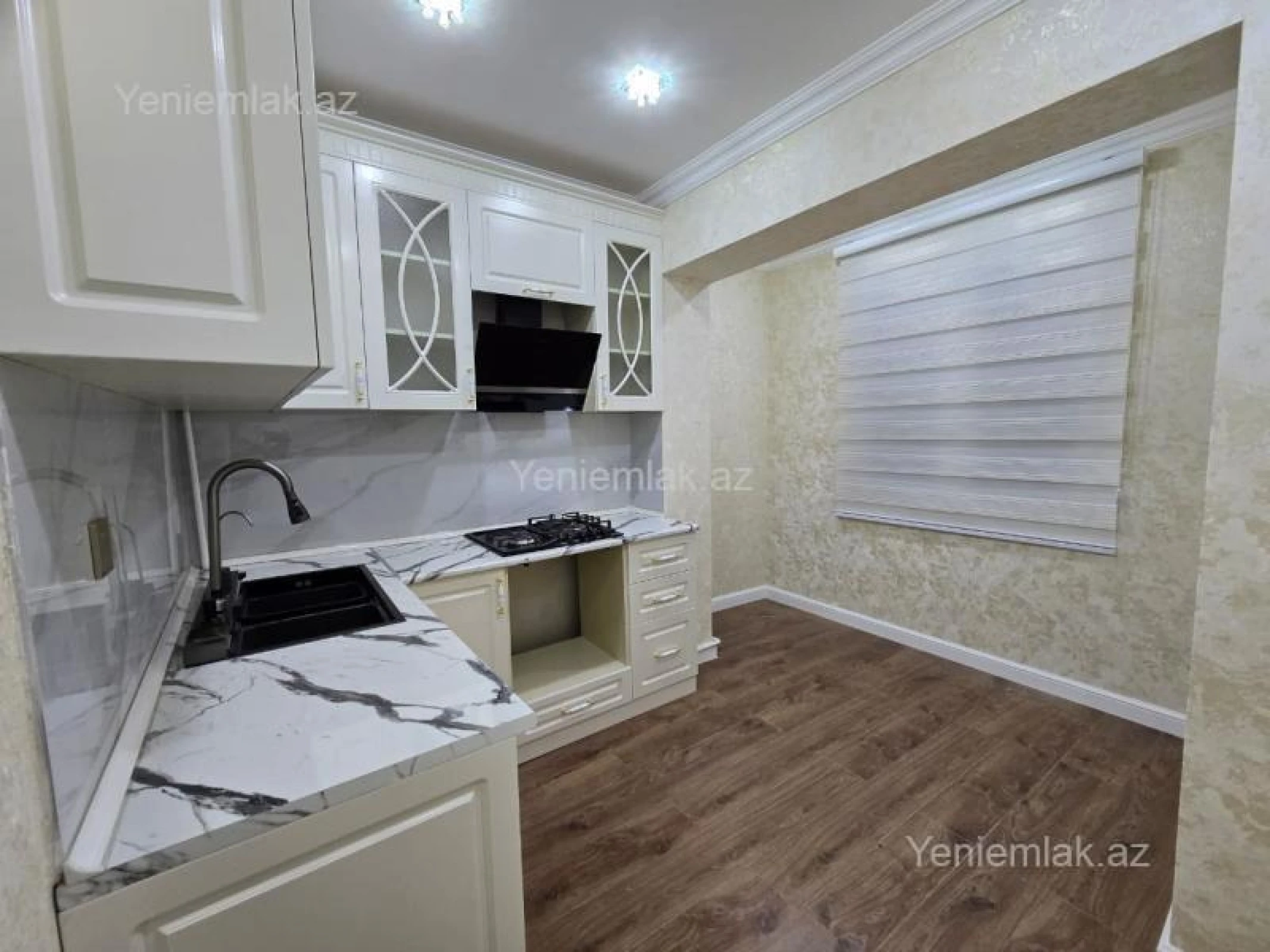 Satılır 2 otaqlı köhnə tikili 55 m²