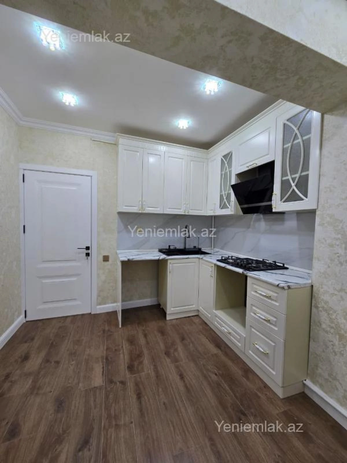 Satılır 2 otaqlı köhnə tikili 55 m²