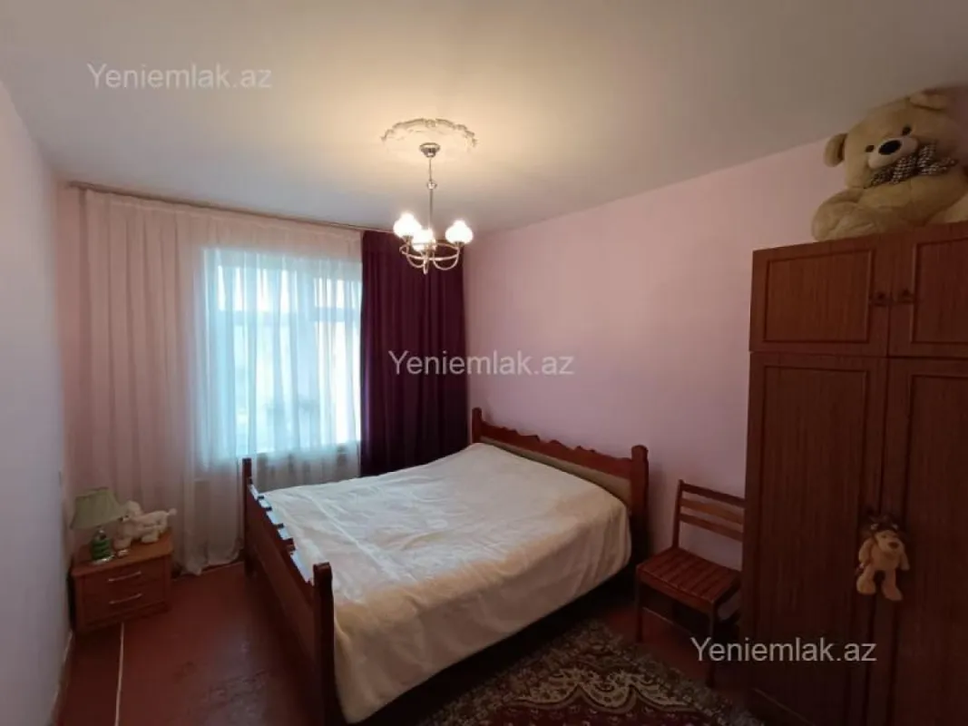 Satılır 3 otaqlı köhnə tikili 90 m²