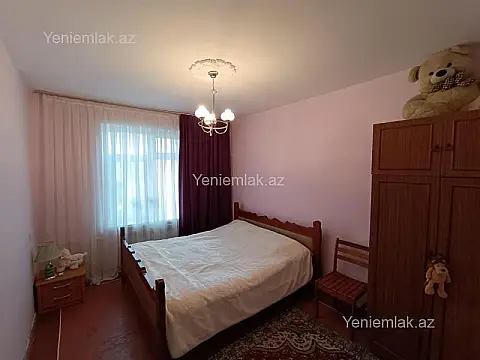 Satılır 3 otaqlı köhnə tikili 90 m²
