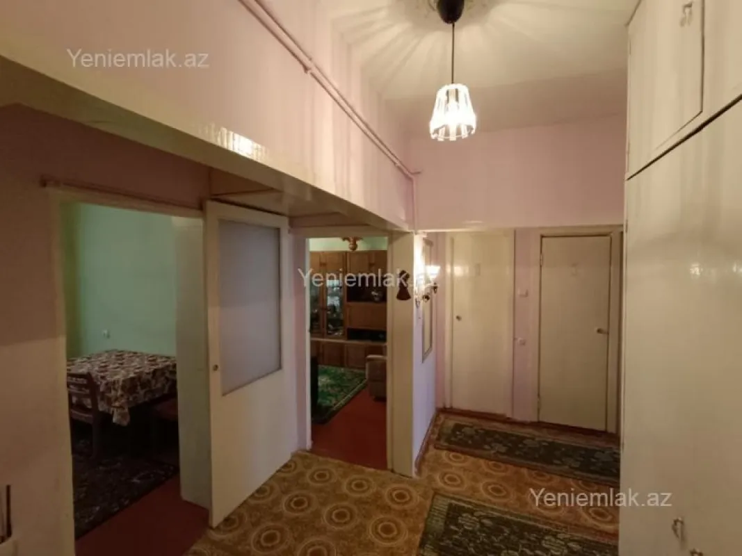 Satılır 3 otaqlı köhnə tikili 90 m²