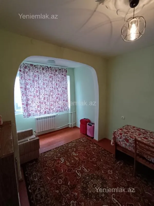 Satılır 3 otaqlı köhnə tikili 90 m²