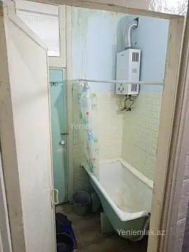 Satılır 2 otaqlı köhnə tikili 55 m²