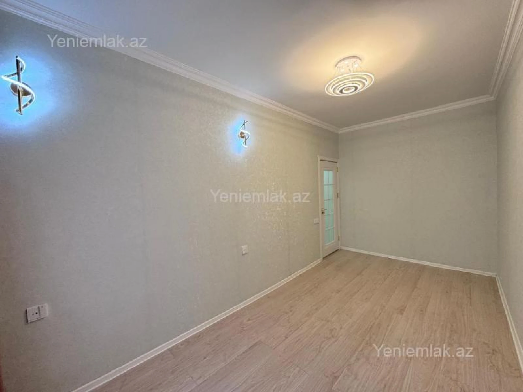 Satılır 2 otaqlı köhnə tikili 55 m²