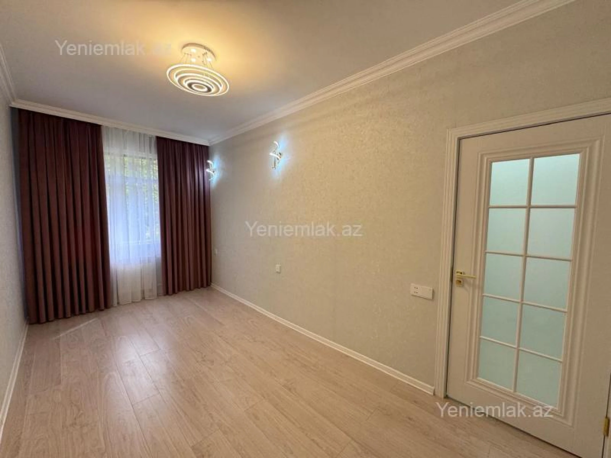 Satılır 2 otaqlı köhnə tikili 55 m²