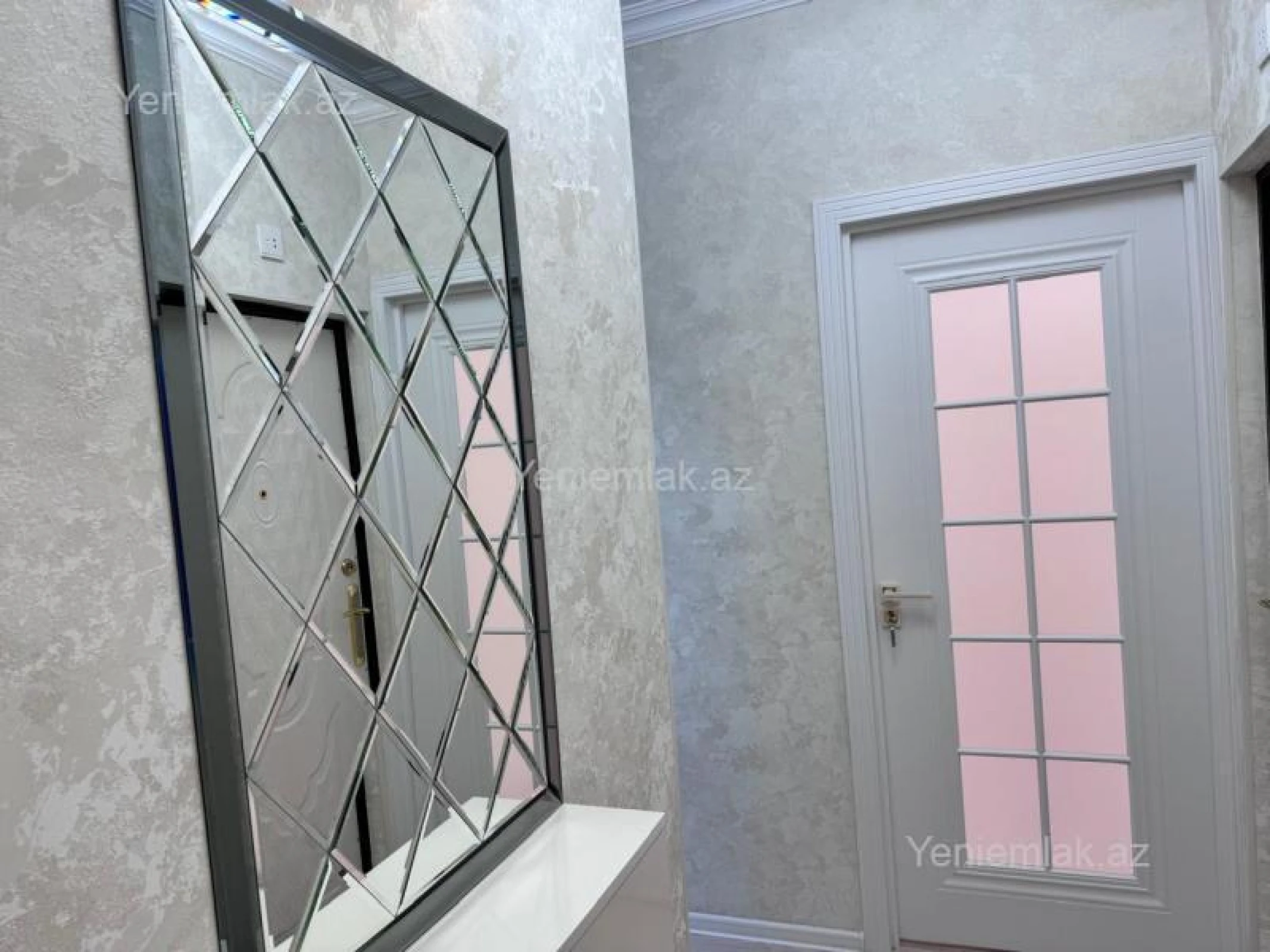 Satılır 2 otaqlı köhnə tikili 55 m²