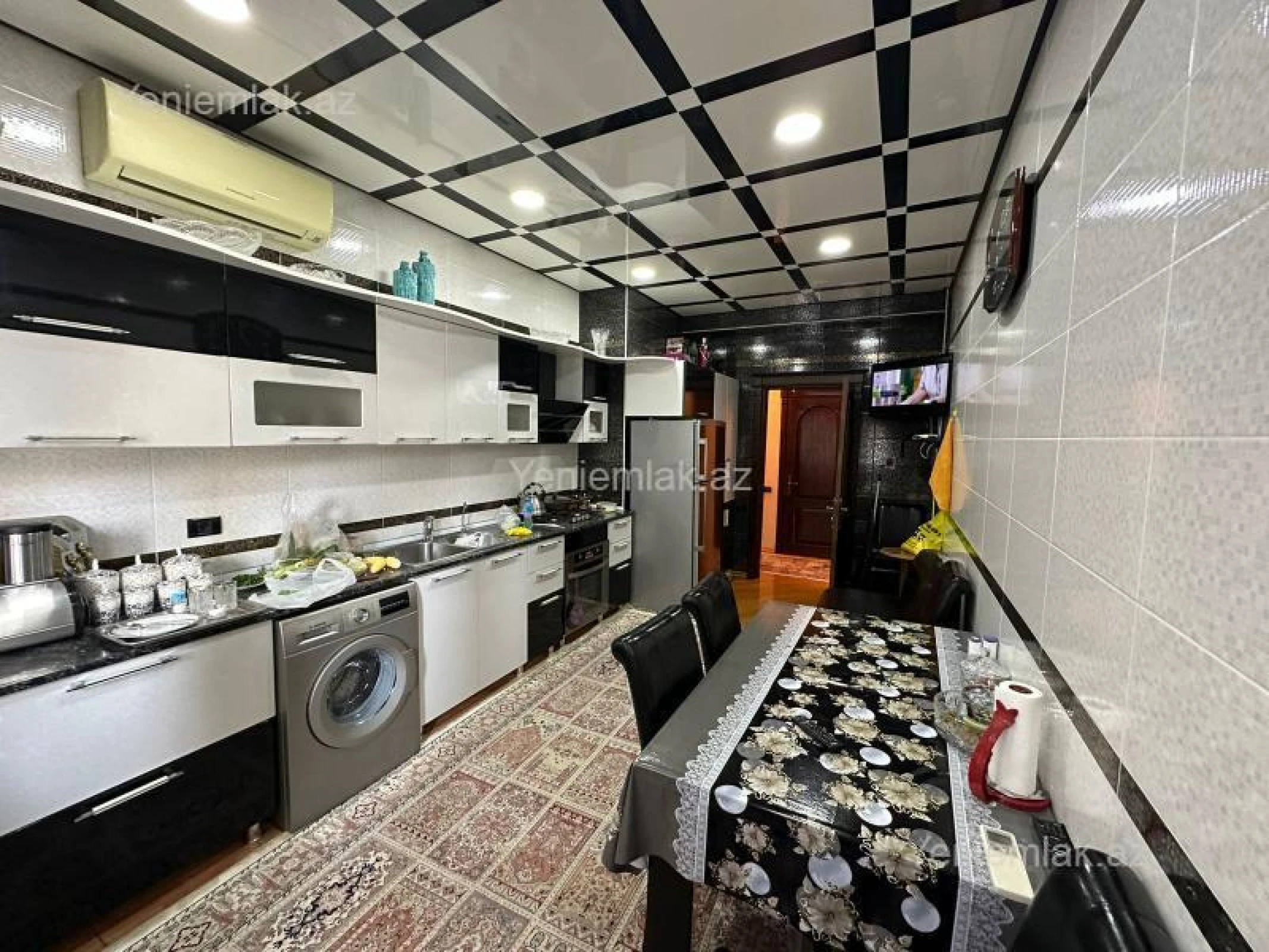 Satılır 3 otaqlı yeni tikili 125 m²