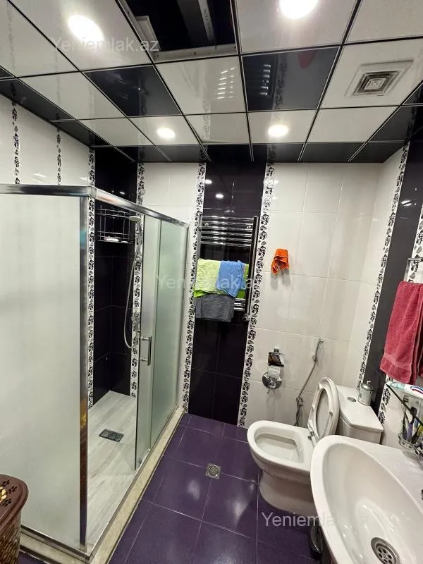 Satılır 3 otaqlı yeni tikili 125 m²