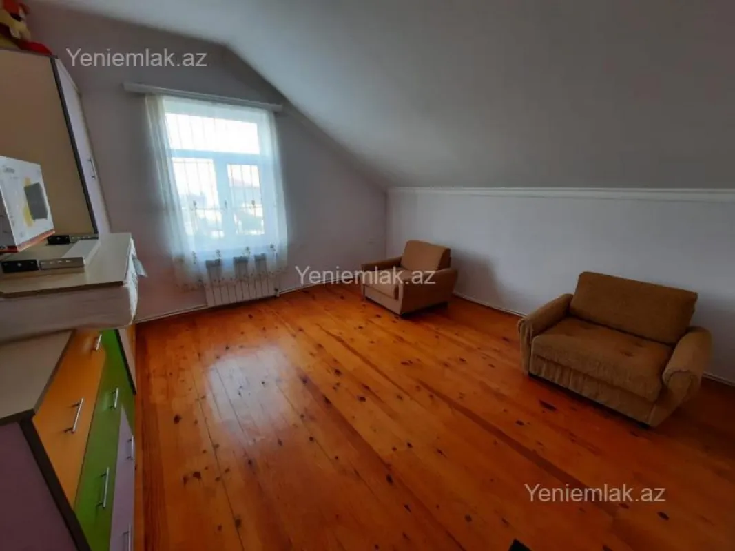 Satılır 6 otaqlı həyət evi 220 m²