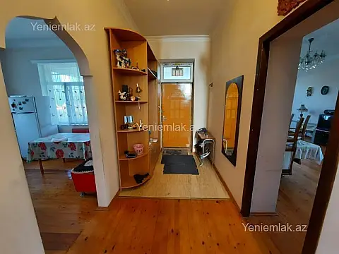 Satılır 6 otaqlı həyət evi 220 m²