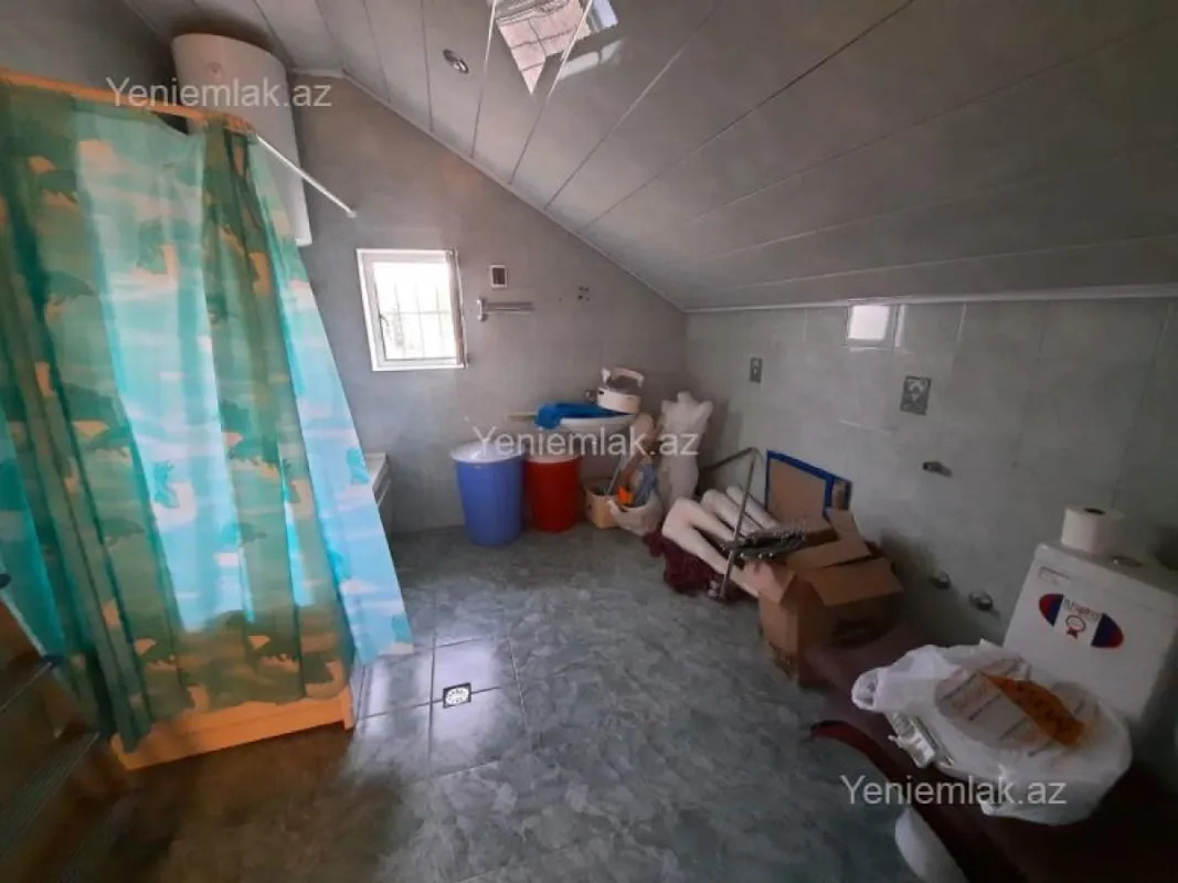 Satılır 6 otaqlı həyət evi 220 m²
