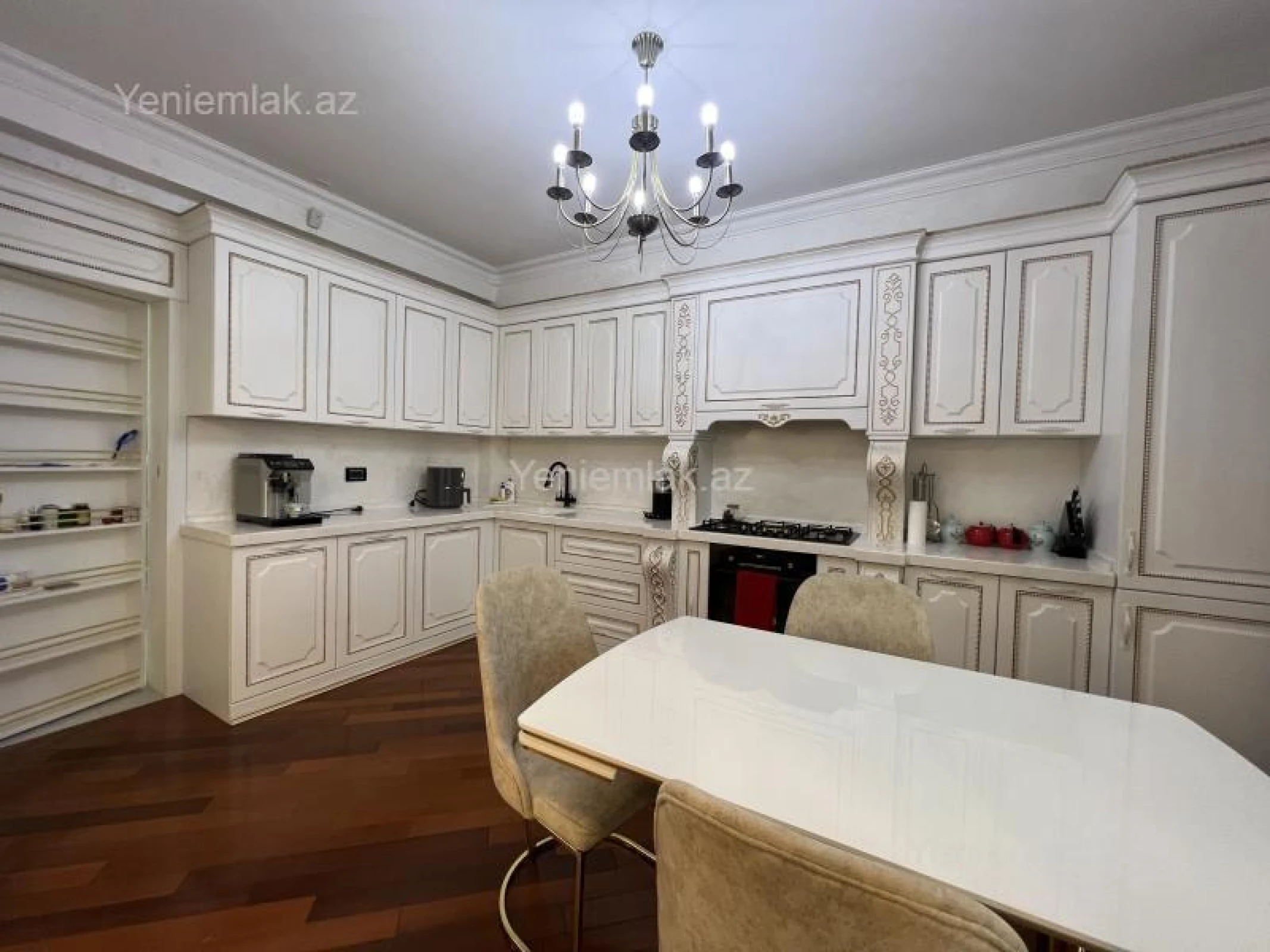 Satılır 4 otaqlı yeni tikili 176 m²