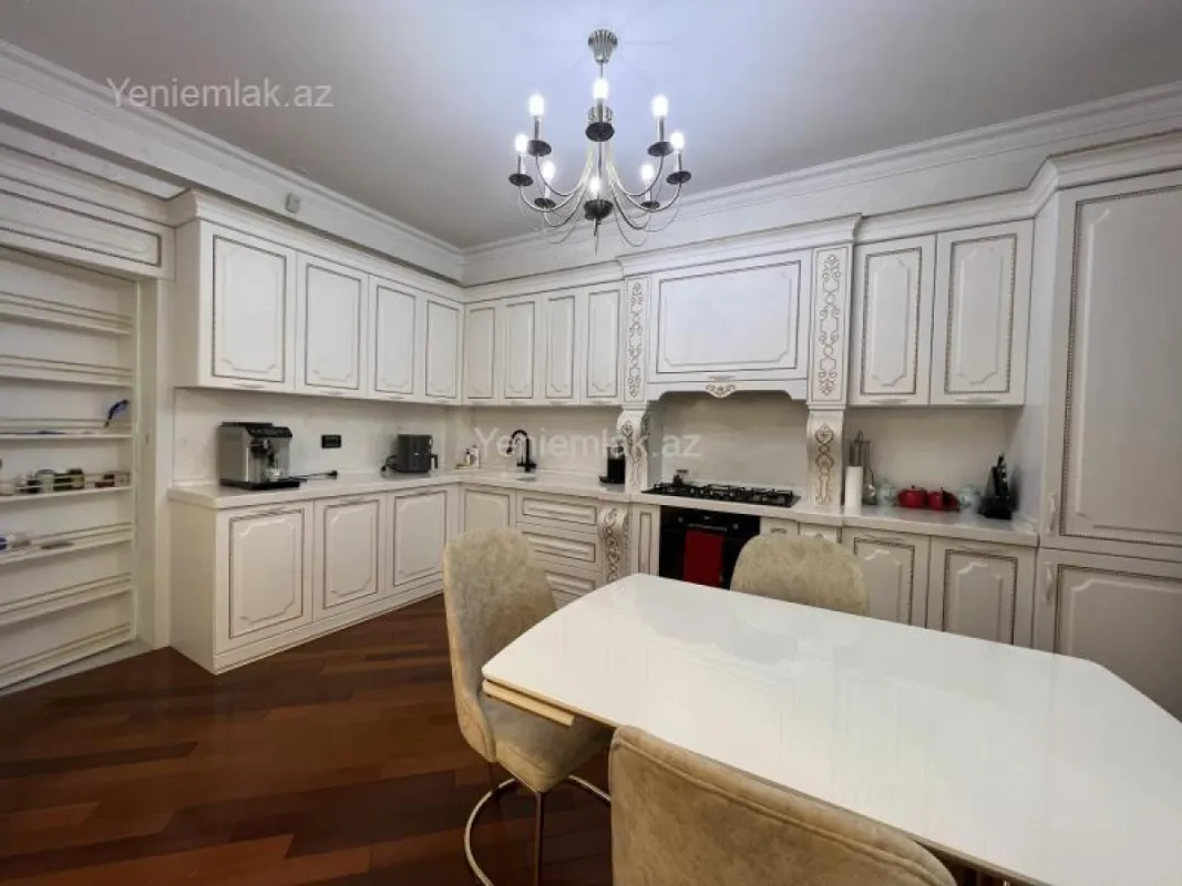 Satılır 4 otaqlı yeni tikili 176 m²