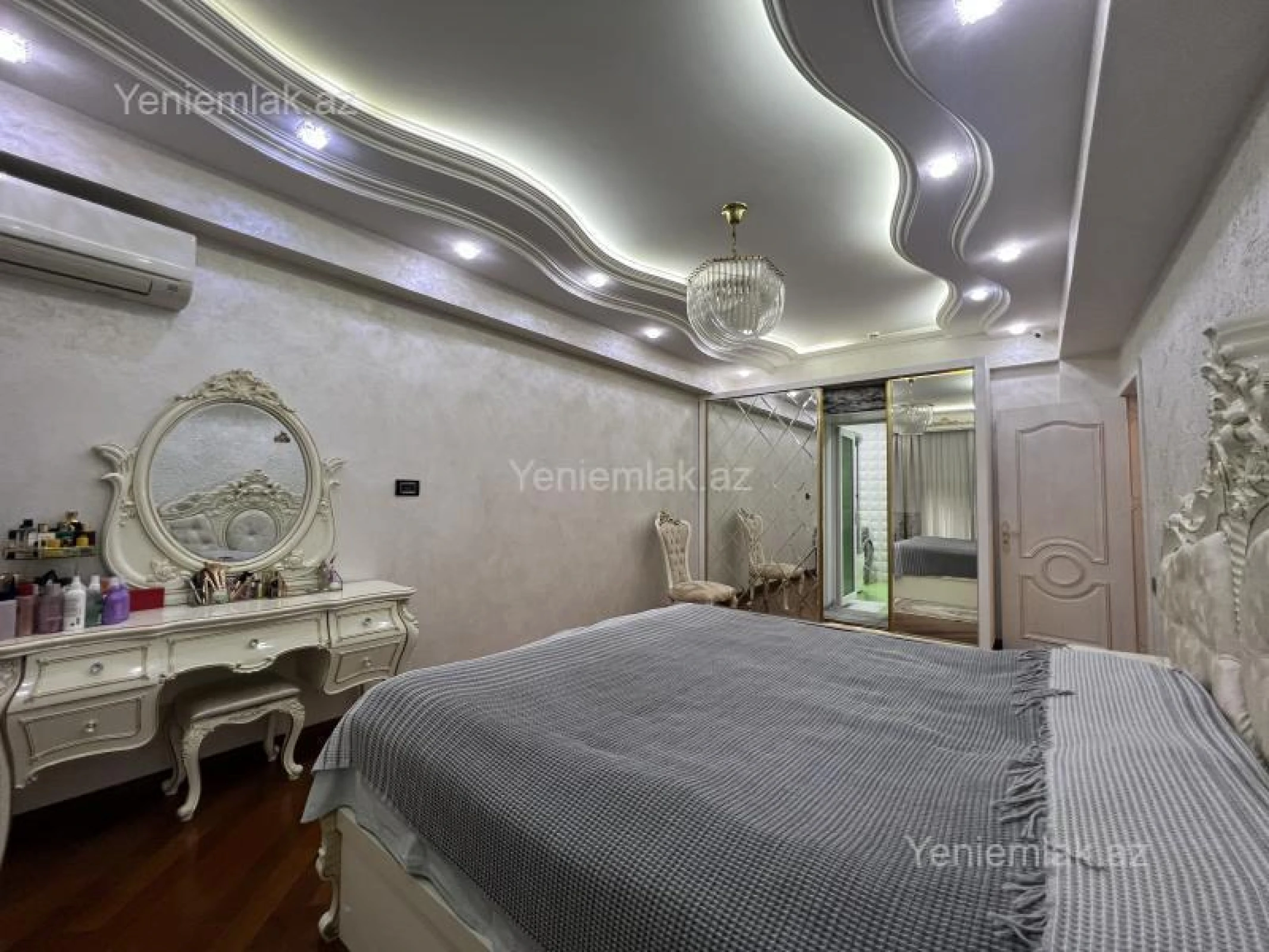 Satılır 4 otaqlı yeni tikili 176 m²