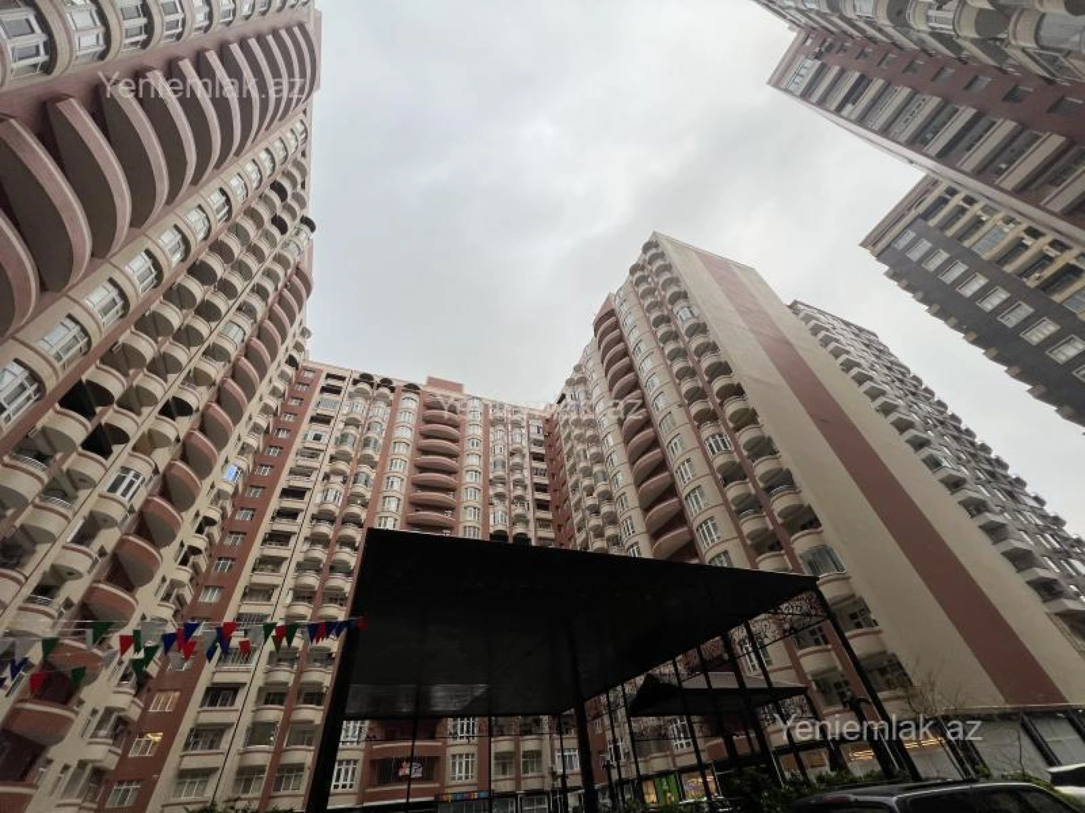 Satılır 4 otaqlı yeni tikili 176 m²