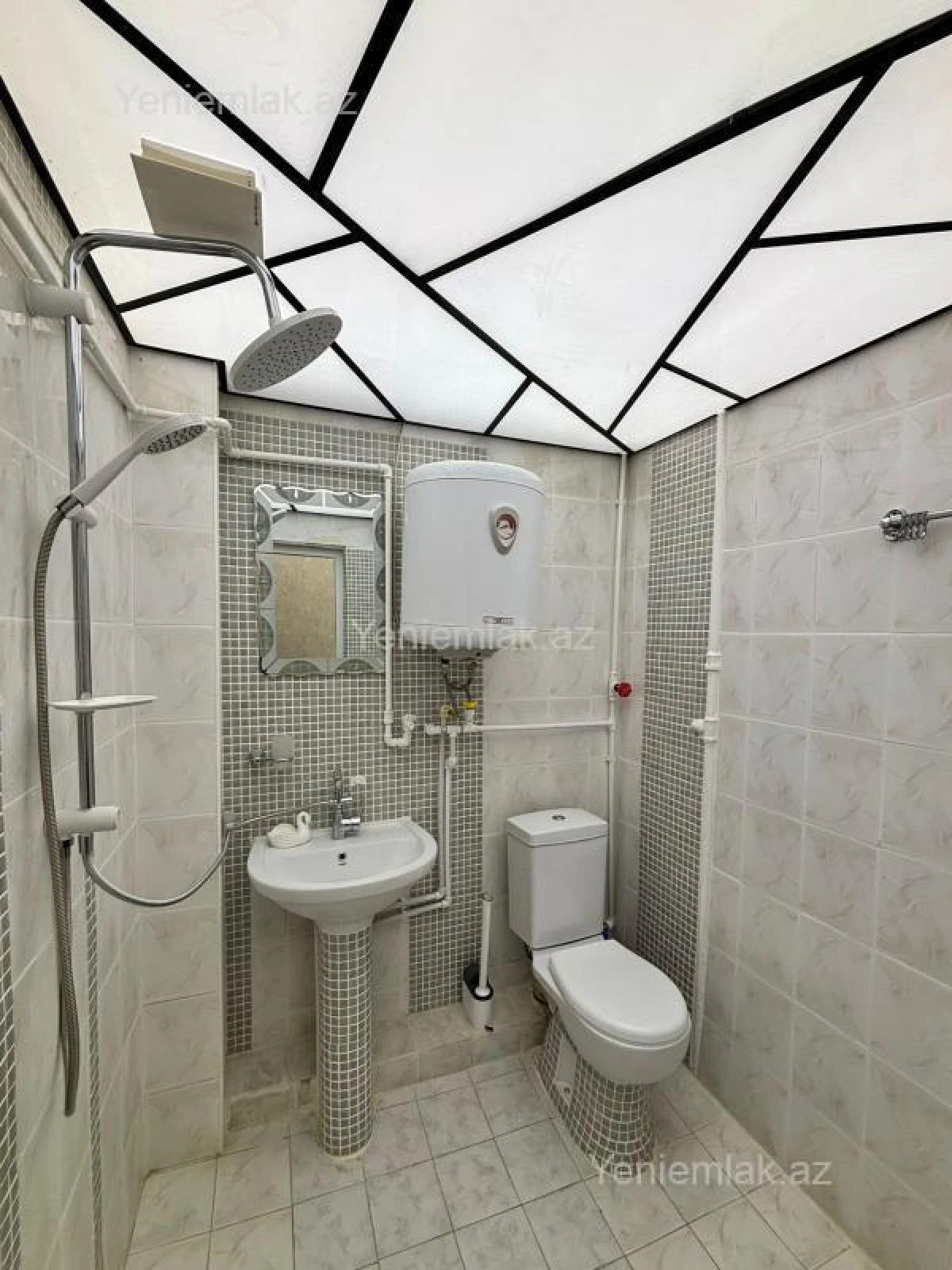 Satılır 1 otaqlı köhnə tikili 36 m²