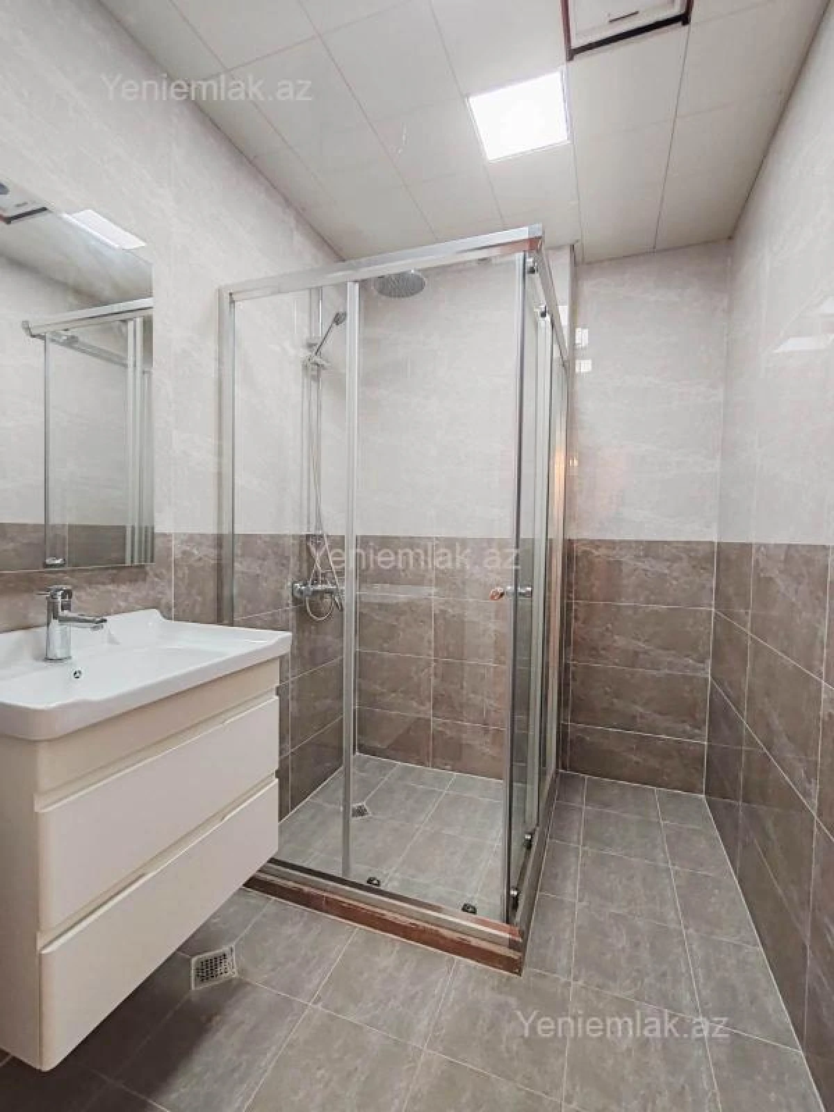 Satılır 3 otaqlı yeni tikili 115 m²
