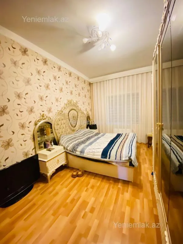 Satılır 3 otaqlı yeni tikili 80 m²