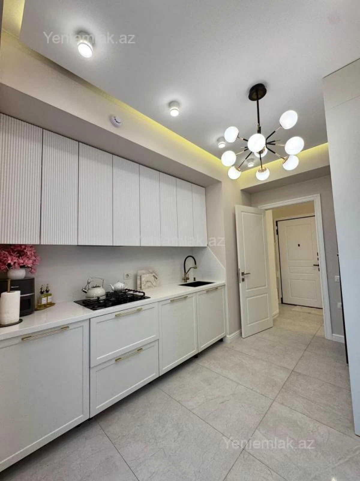 Satılır 3 otaqlı yeni tikili 100 m²